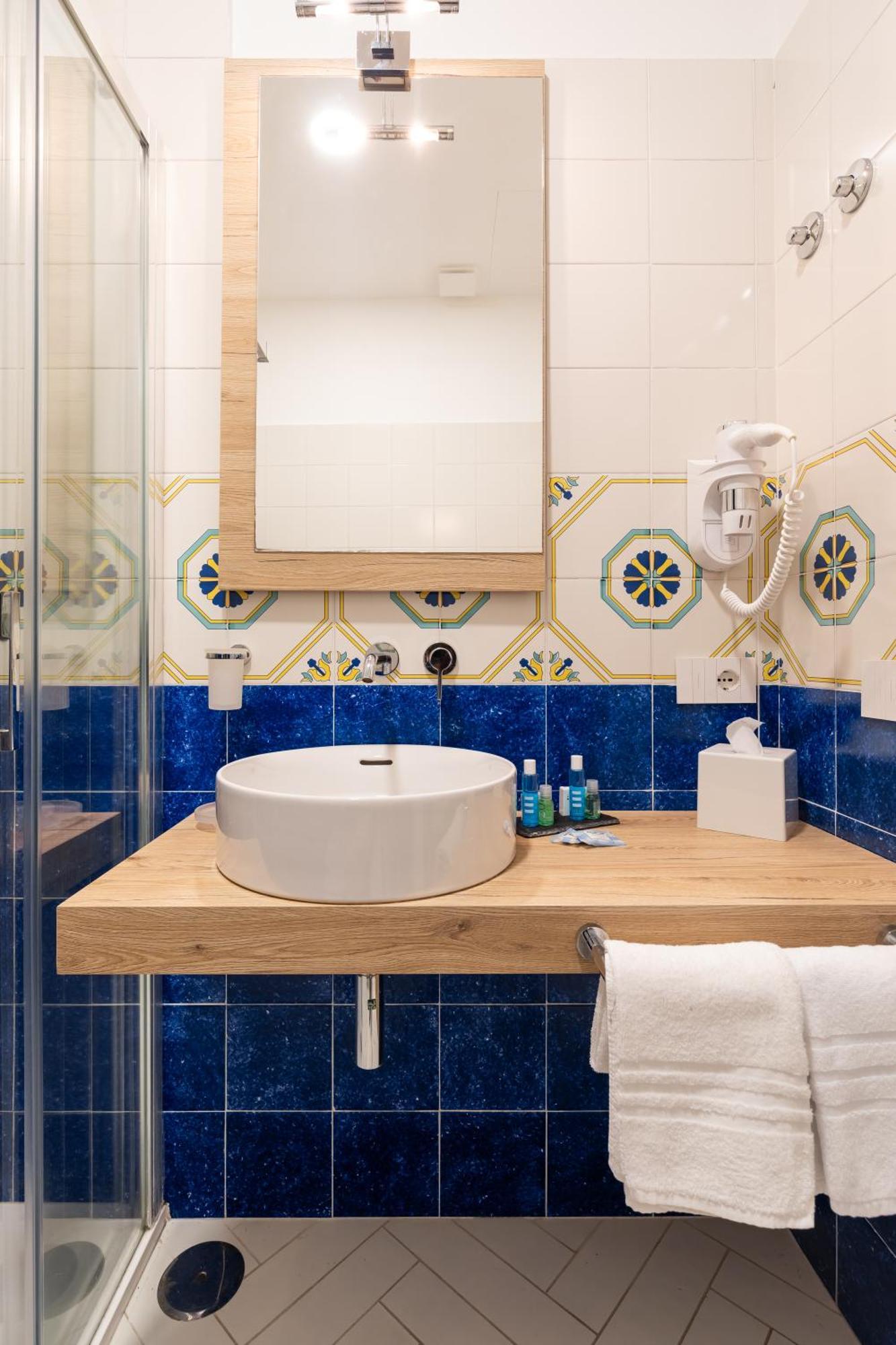 Yourhome - Lidia Rooms & Suites Sorrento Buitenkant foto